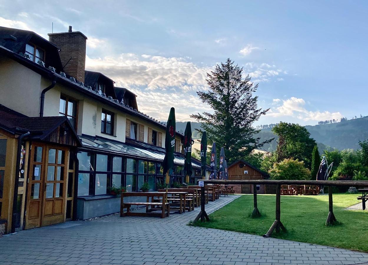 Hotel Stary Mlyn Jeseník Esterno foto